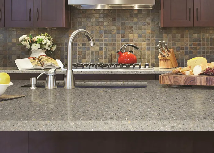 HanStone: cloudy kitchen countertop